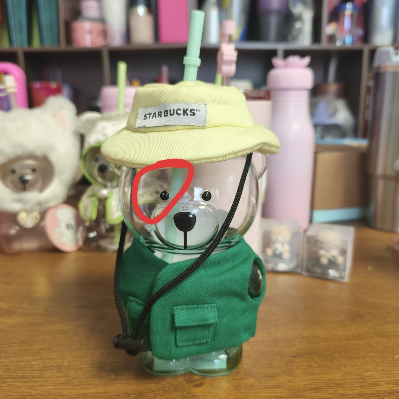 Tiny Flaw Starbucks Thailand Bearista Bear glass