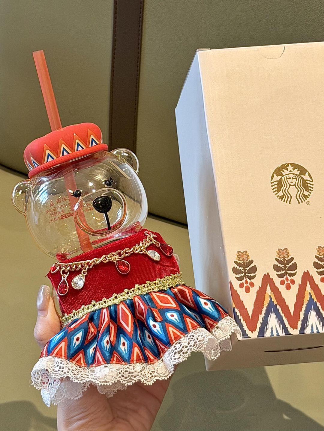 Pre-order Starbucks China 2026 Star Bazaar Series Dancing Bearista Bear Glass Cup with Straw 460ml 16oz