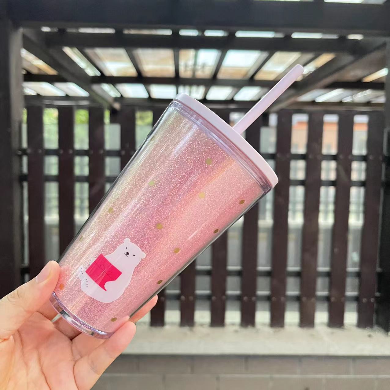 Starbucks Taiwan 2021 bear and gift Grande cold water straw cup Starbucks loveinstarbucks