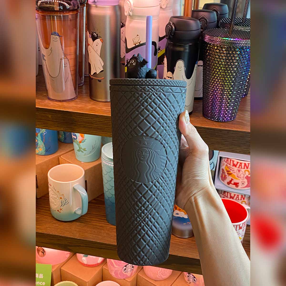 Starbucks Taiwan 2023 Halloween black/grey jeweled cup 24oz come with bat topper Starbucks loveinstarbucks