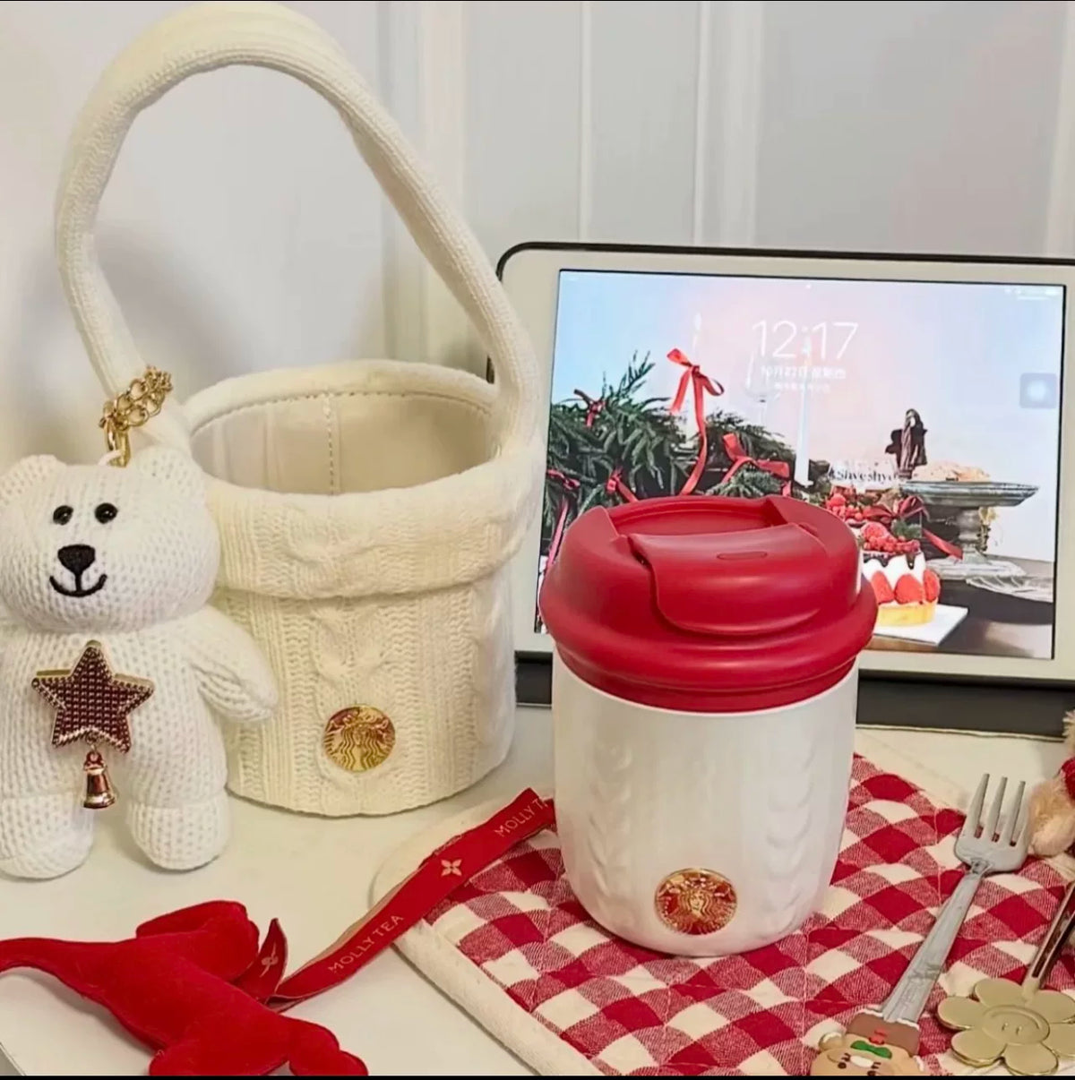 Starbucks China 2026 Christmas Woven with Warmth Series 255ml 8.62oz Tumbler with Cup Sleeve and Charm