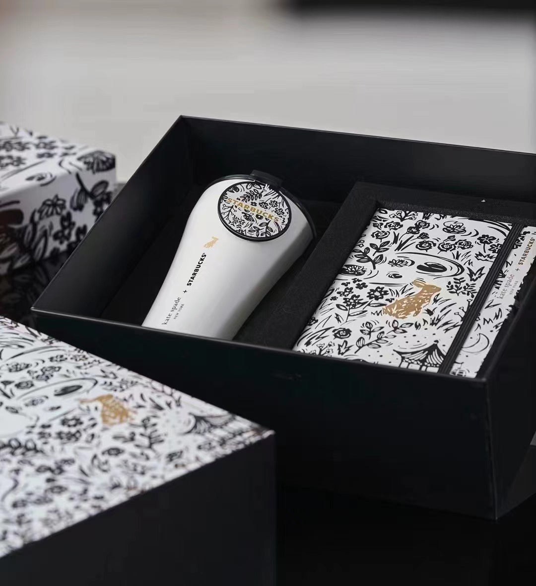 Starbucks cup China 2023 Valentine's Day online StarbucksÃKateSpade Notebook accompanying suit Starbucks loveinstarbucks