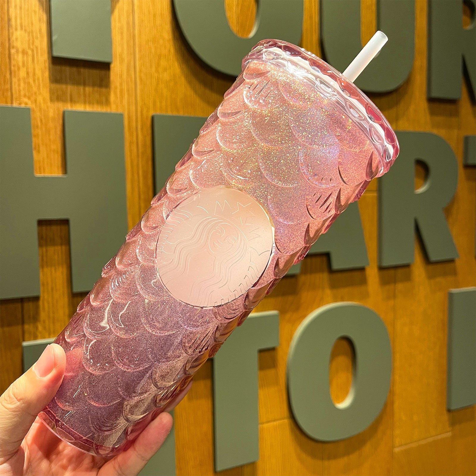 Starbucks China 2022 anniversary mermaid gradient pink fish scale straw  cold cup 24oz Starbucks loveinstarbucks