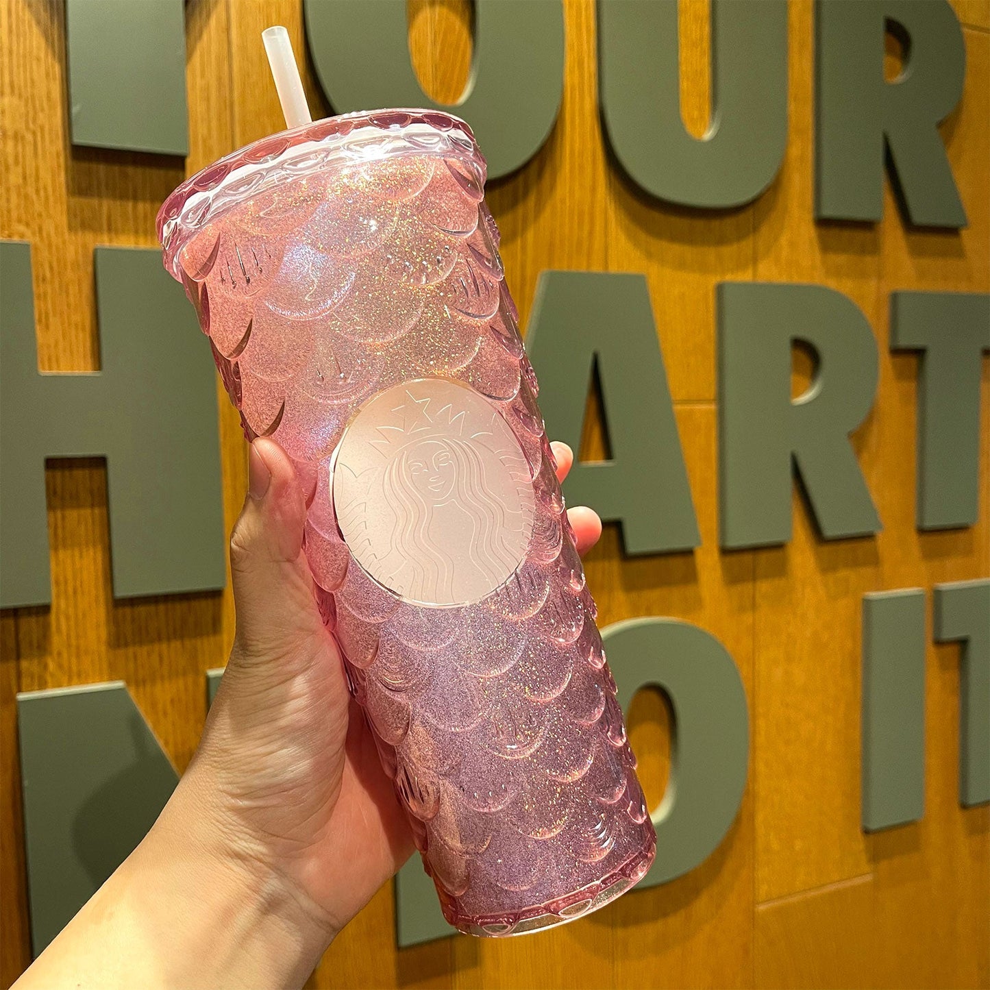 Starbucks China 2022 anniversary mermaid gradient pink fish scale straw cold cup 24oz Starbucks loveinstarbucks