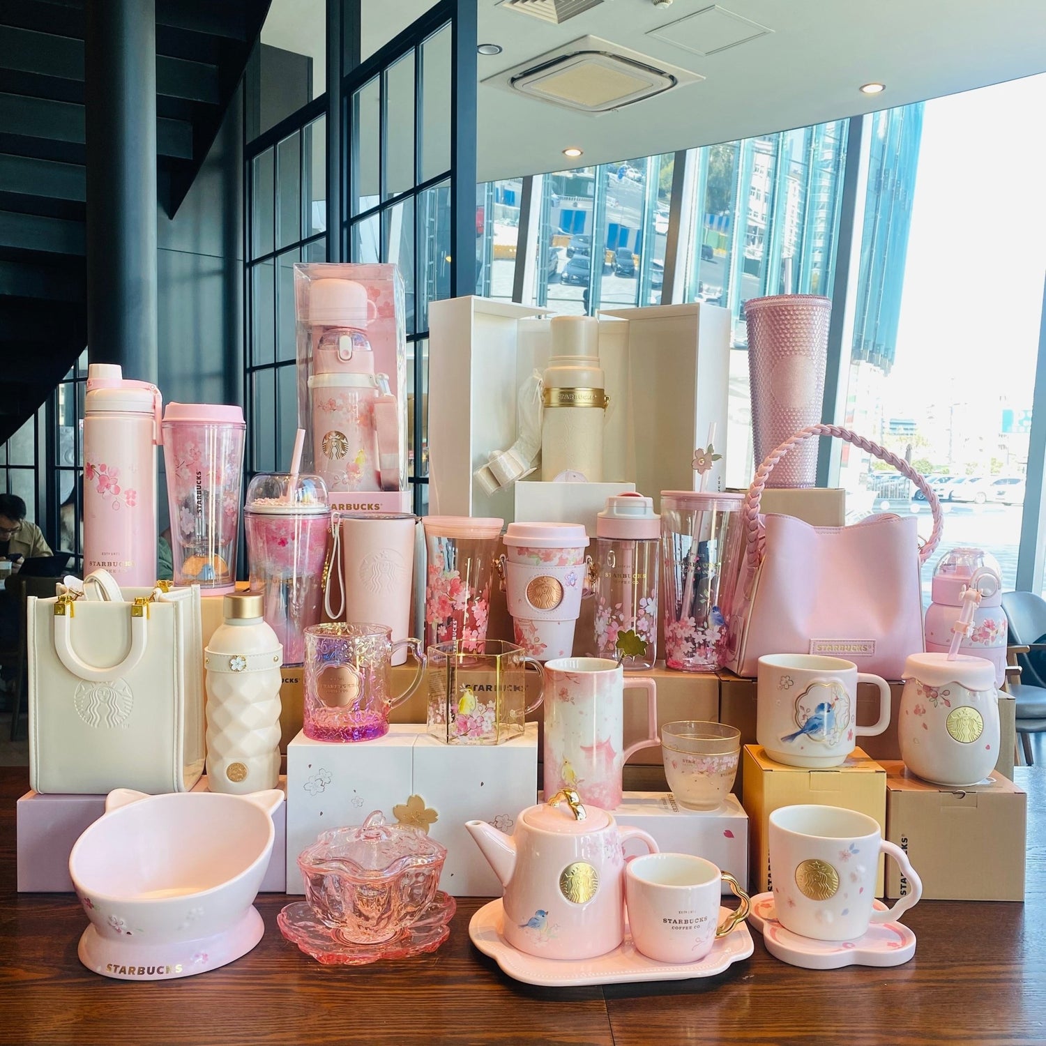 2022 sakura - loveinstarbucks