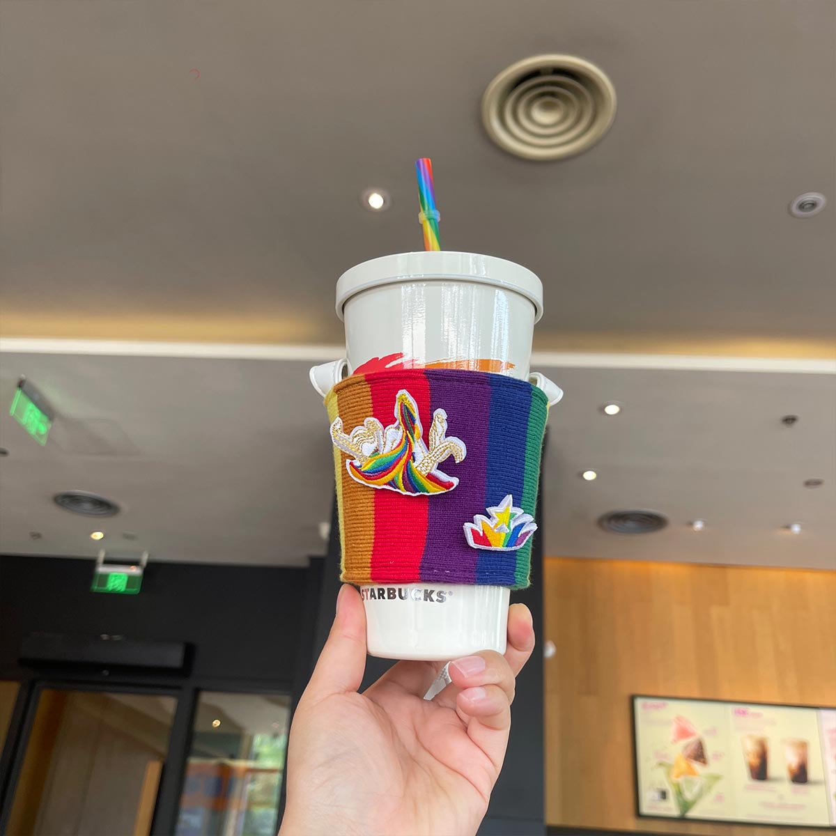 Starbucks Tumblers China 2023 Great love Series Rainbow stainless steel straw cup with cup sleeve 550ml Starbucks loveinstarbucks