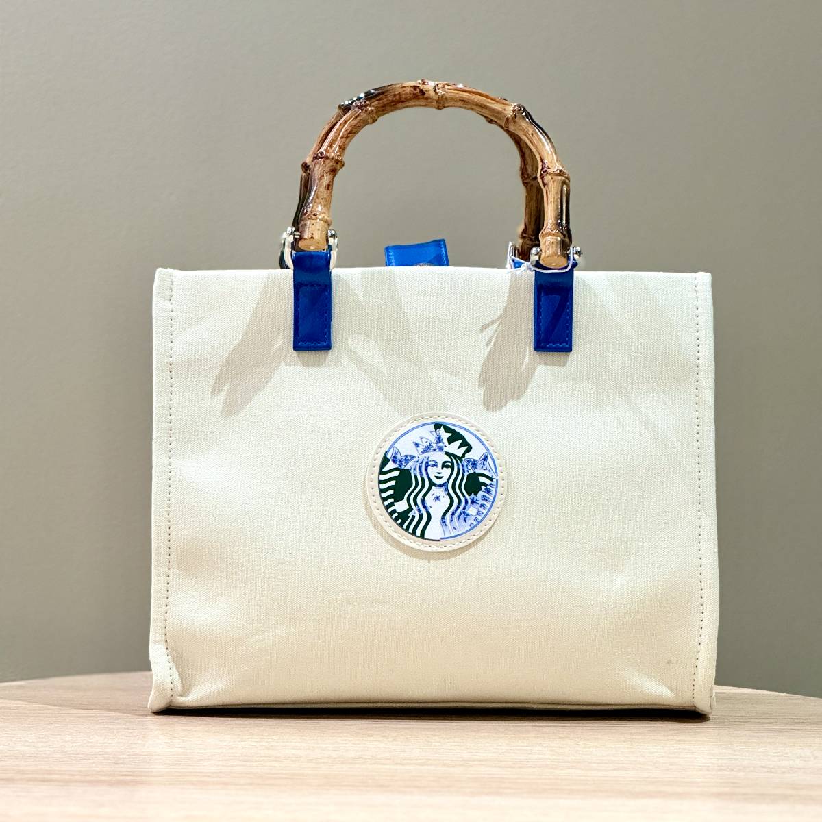 Starbucks China 2024 25th Anniversary Blue and White Porcelain New Chinese style tote bag Starbucks loveinstarbucks