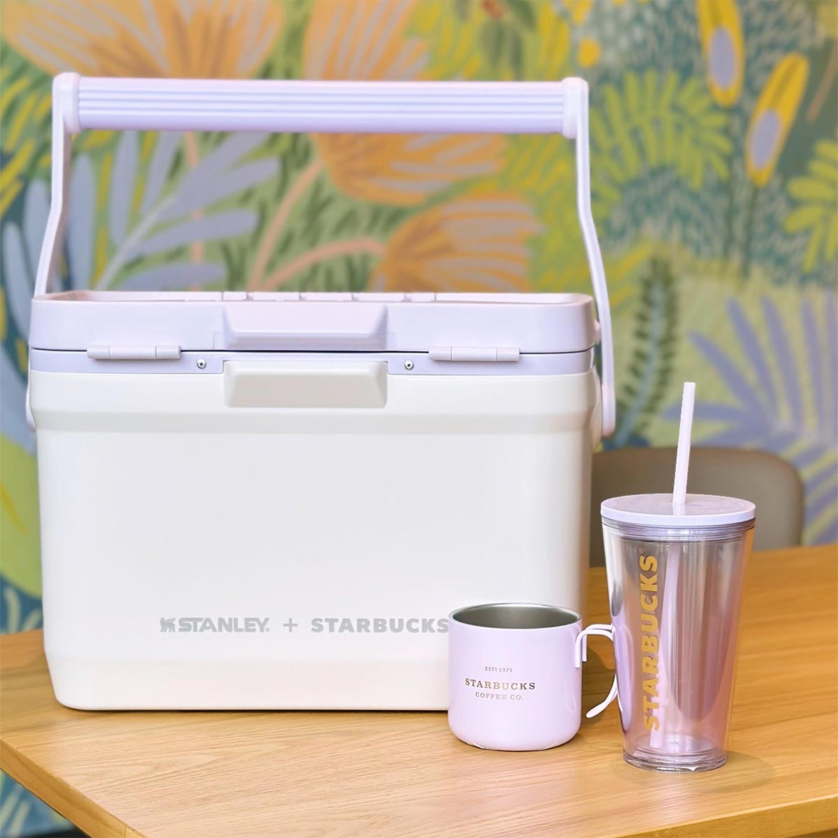 Starbucks tumbler China 2023 Summer blooming Stanley portable insulation cooler and cups Starbucks loveinstarbucks
