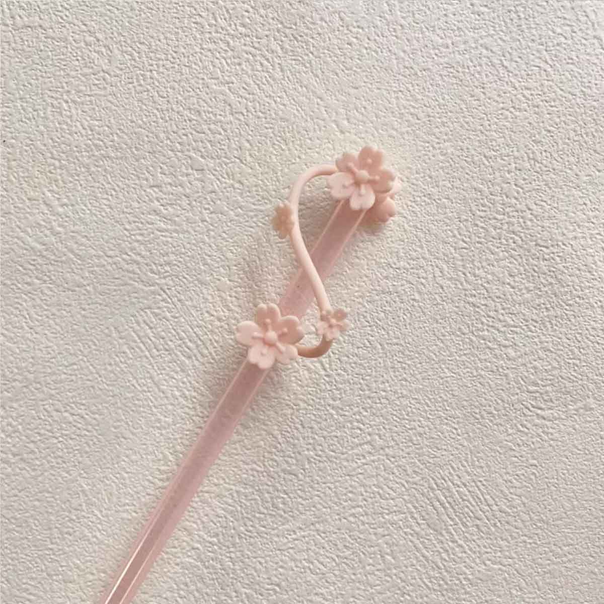 Not Starbucks product, Blossoming cherry blossoms Topper, ONLY topper ,DONOT include Straw , DONOT sell alone loveinstarbucks loveinstarbucks