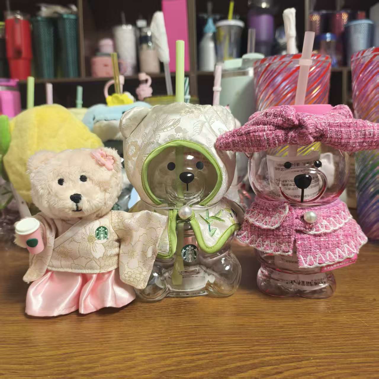 Starbucks 2026 two Bearista glass and one keychain  without original box