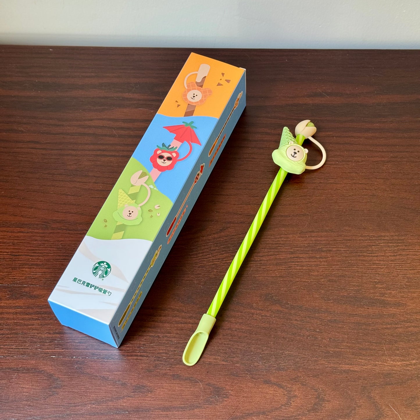 Starbucks straws and Topper a set