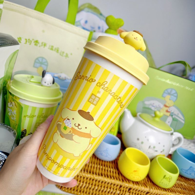 Nayuki and Sanrio co-brand paper cups / stoppers Nayuki loveinstarbucks