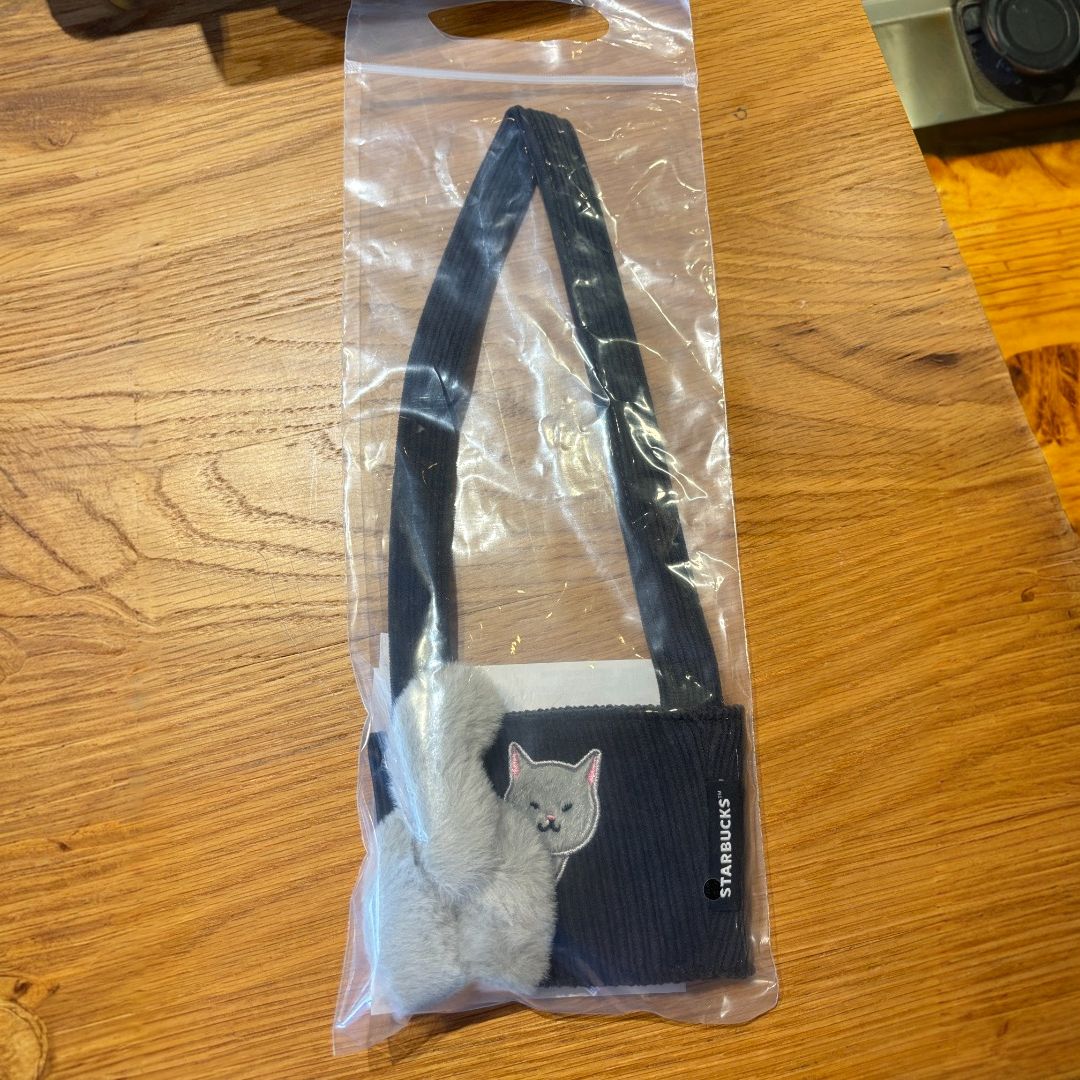 Starbucks Taiwan 2025 cat Cup sleeve