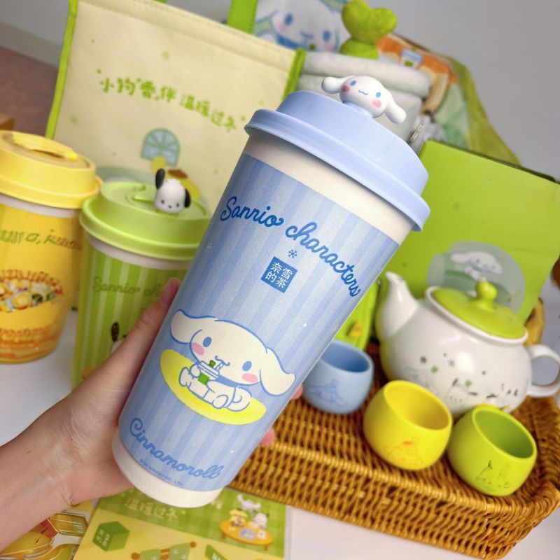 Nayuki and Sanrio co-brand paper cups / stoppers Nayuki loveinstarbucks