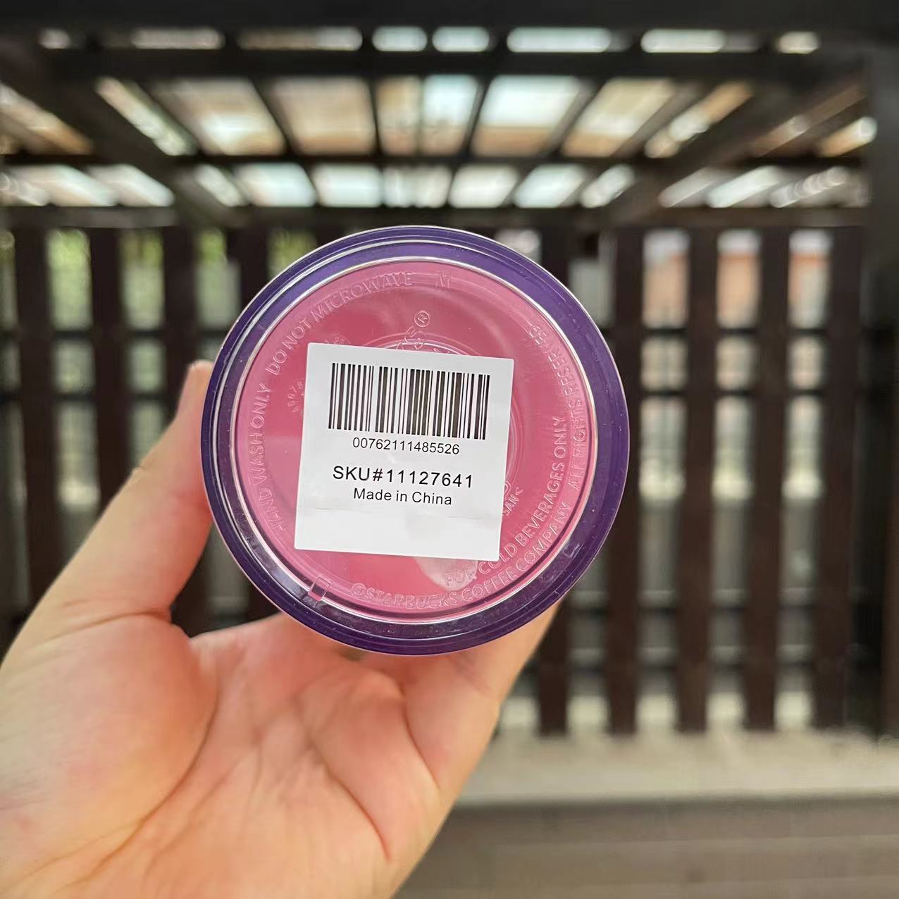 Starbucks Taiwan 2021 bear and gift Grande cold water straw cup Starbucks loveinstarbucks