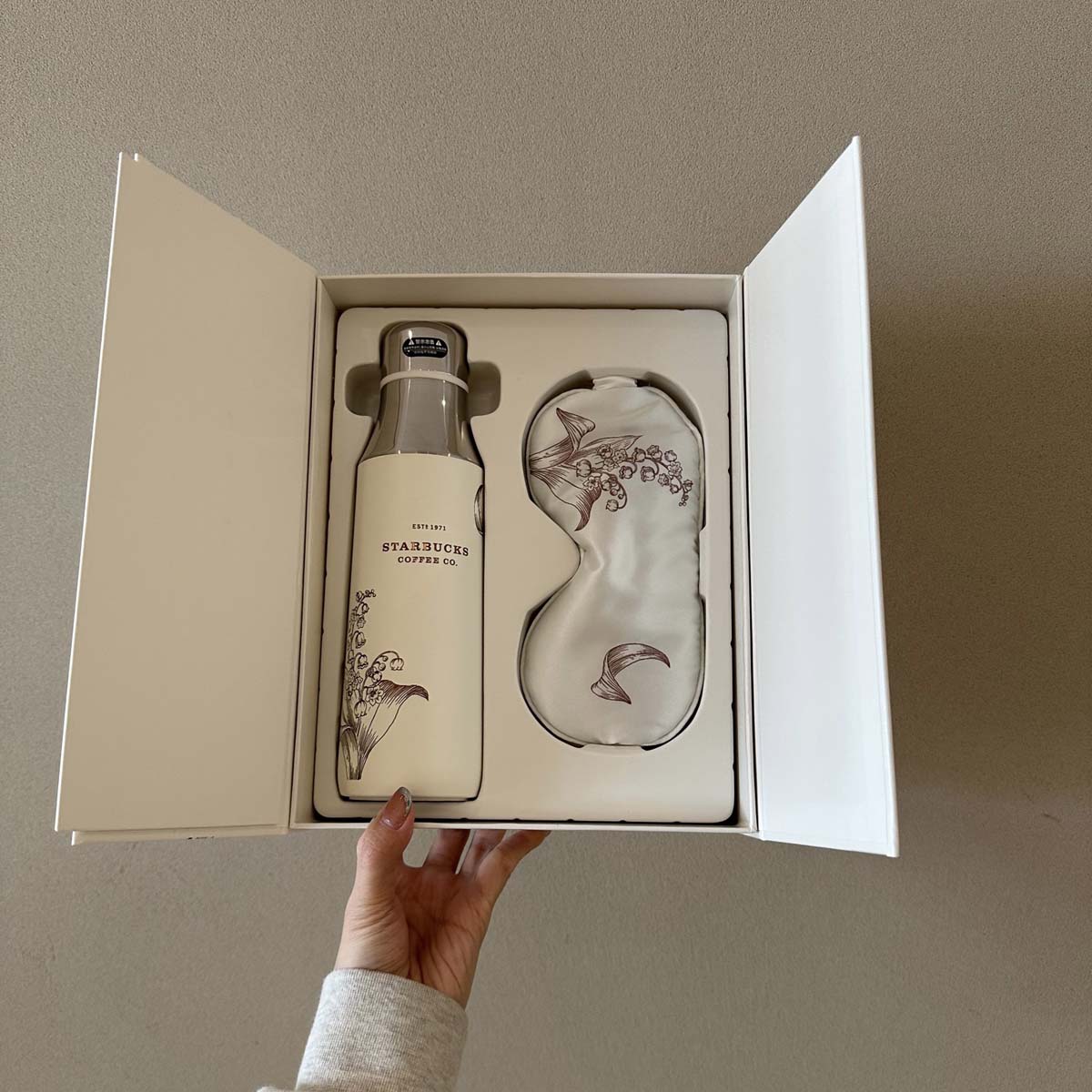 Starbucks China 2023 Lily of the Valley series Stainless steel mug 500ml and eye mask gift box Starbucks loveinstarbucks