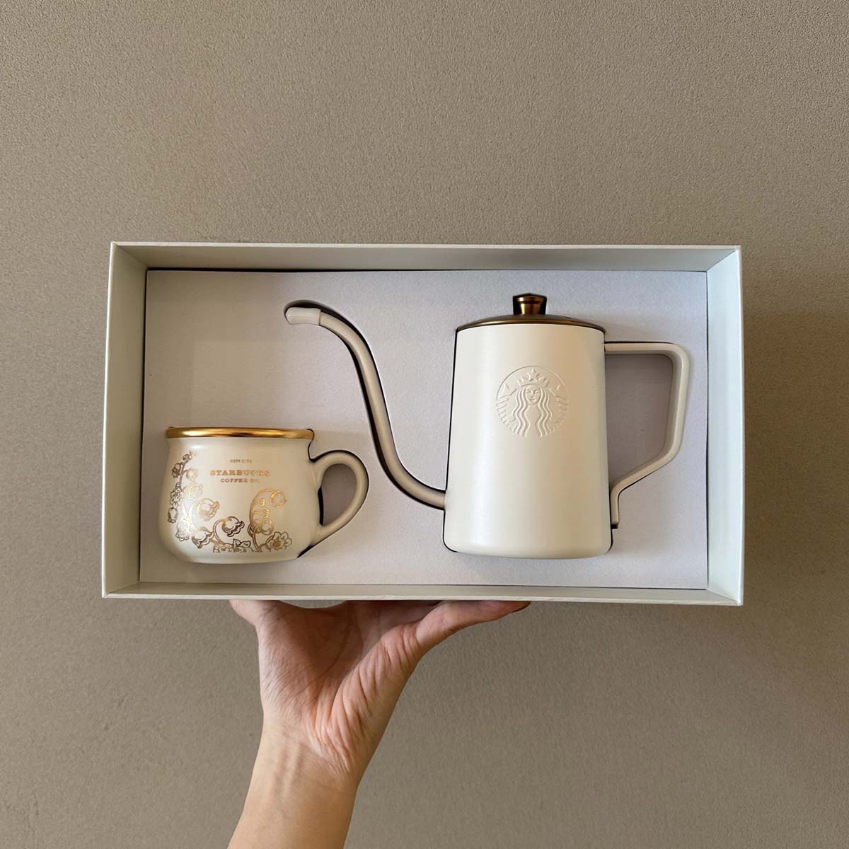 Starbucks China 2023 Lily of the Valley series hand pouring pot gift box 550+177ml Starbucks loveinstarbucks