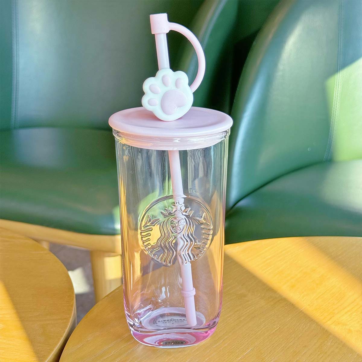 Starbucks China 2023 Christmas cute pet series purple or pink triangular triangle glass straw cold cup 16oz pink glass have cat paw topper Starbucks loveinstarbucks