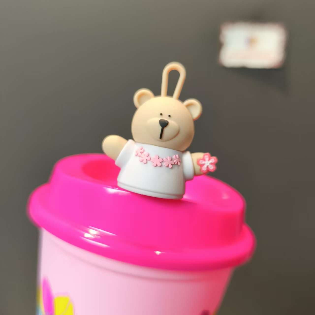 Starbucks Japan pink reusable cup coming with stopper Starbucks loveinstarbucks