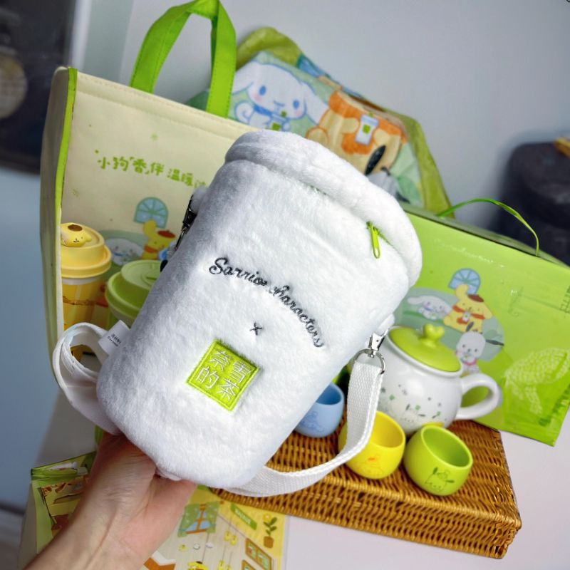 Nayuki and Sanrio co-brand Blanket Nayuki loveinstarbucks