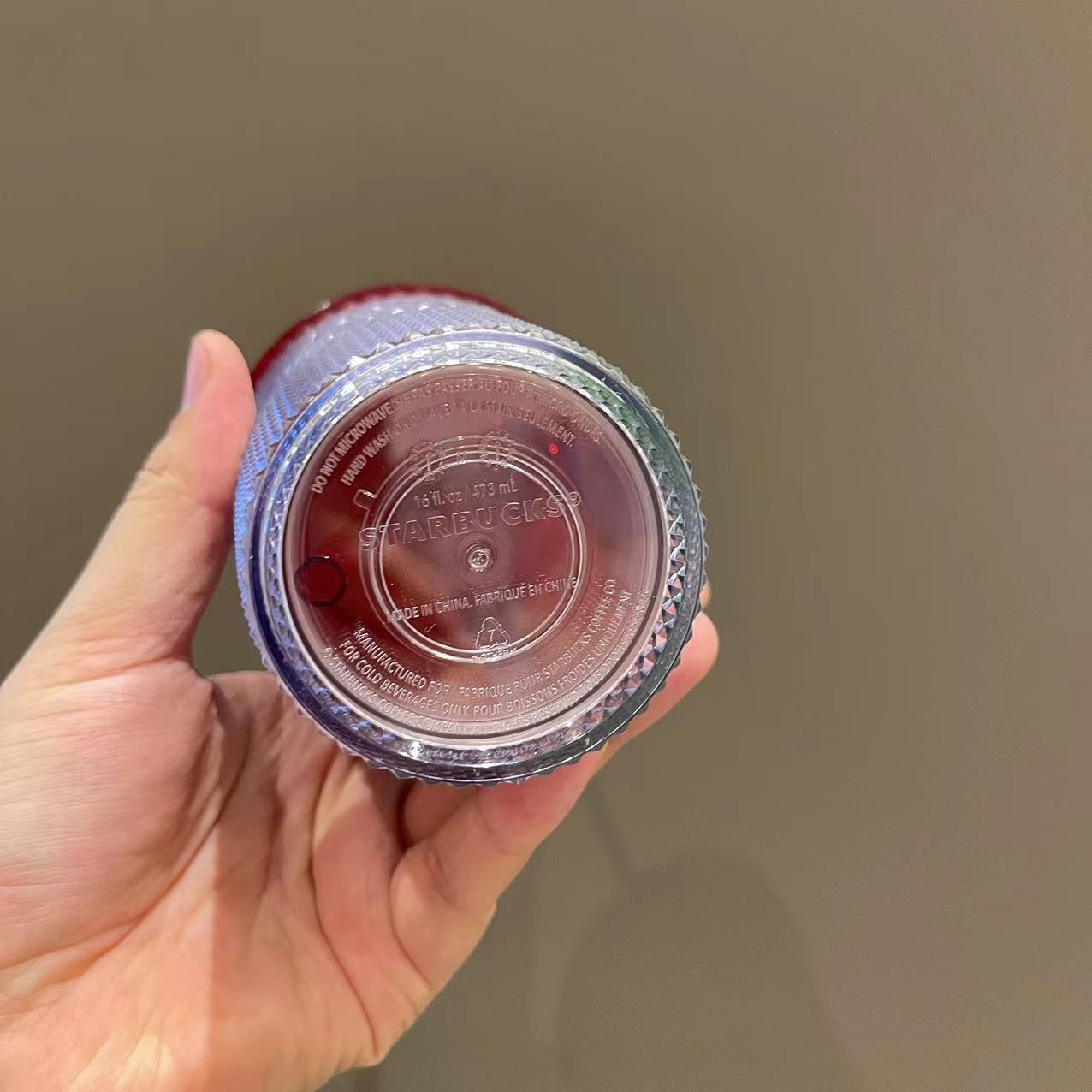 ON SALE Starbucks red Ombre Grande plastic cup without SKU tag loveinstarbucks loveinstarbucks