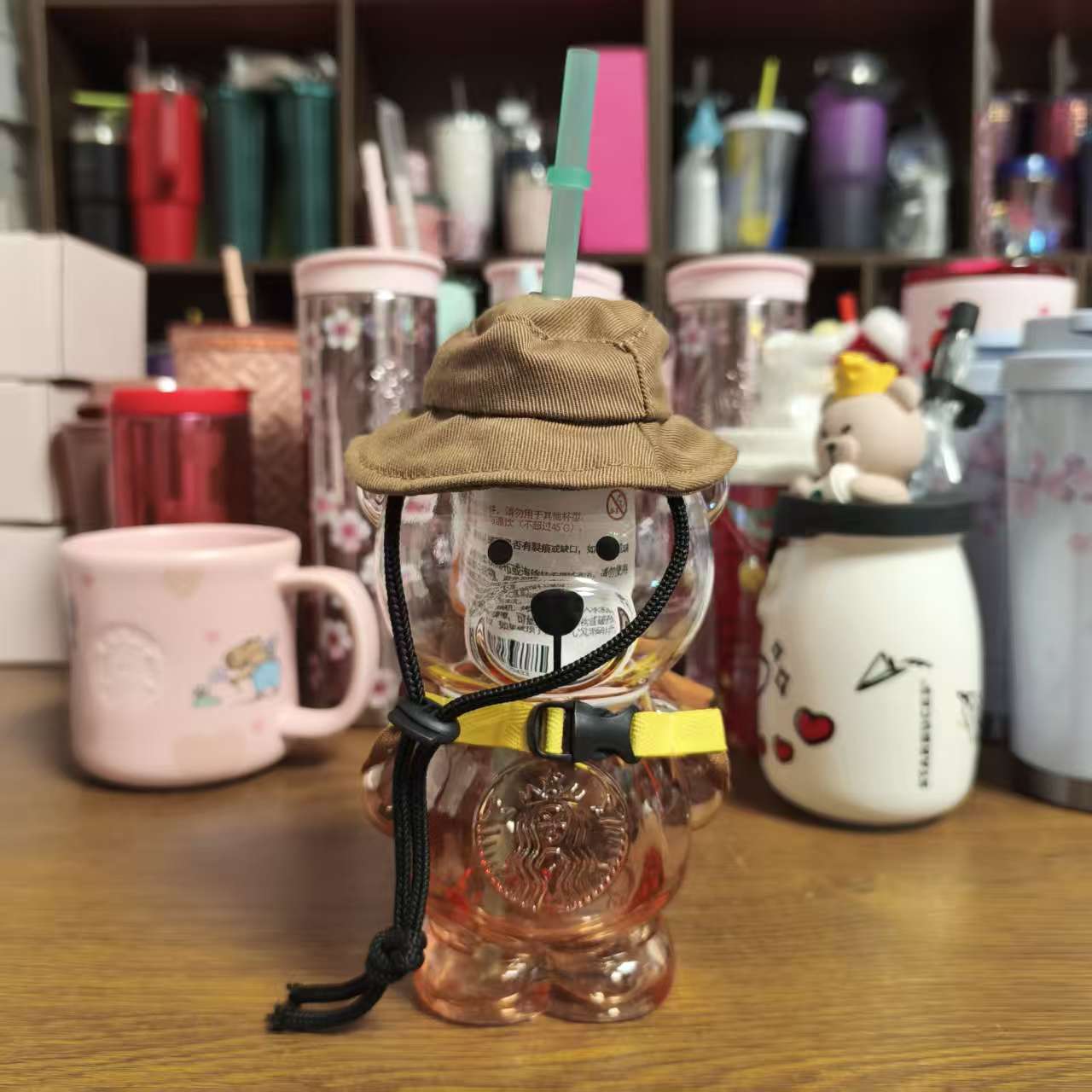 Starbucks China 2021 Camping barista Bear Shaped Glass Cup 420ml - read details
