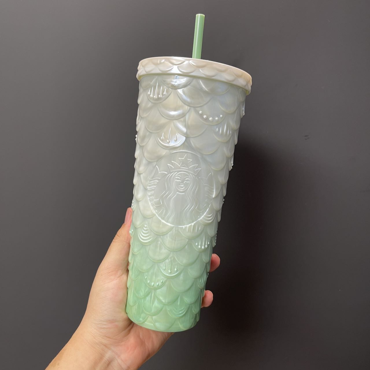 Starbucks Taiwan 2024 Kangqiao store limited Sparkling scale green white Ombre straw Cold Cup 24oz loveinstarbucks loveinstarbucks