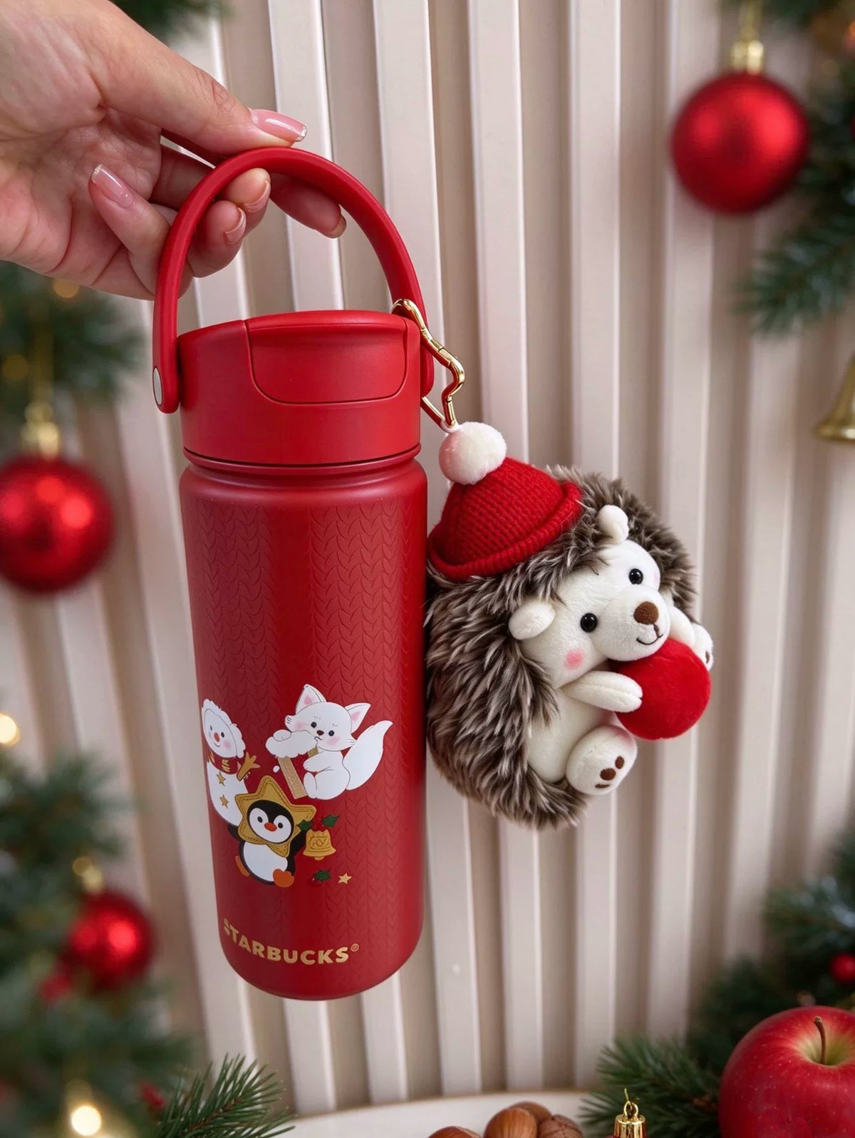 Starbucks China 2026 Christmas Woven with Warmth Series Red Thermal Tumbler with Charm