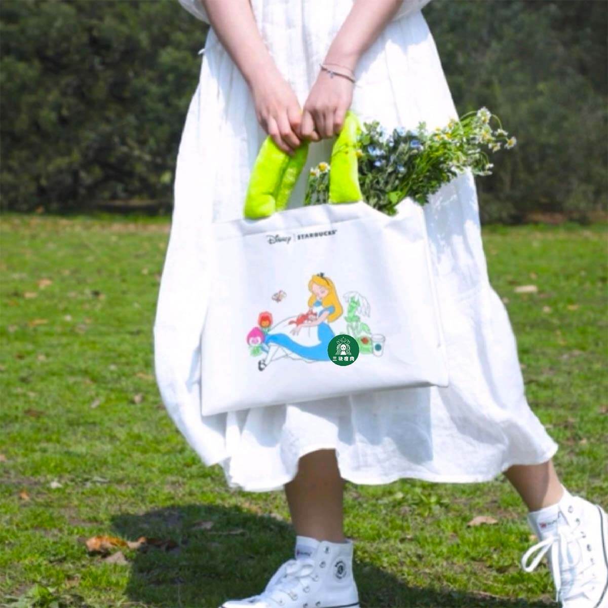 Starbucks Disney 2024 Alice series white bag and picnic mat loveinstarbucks loveinstarbucks