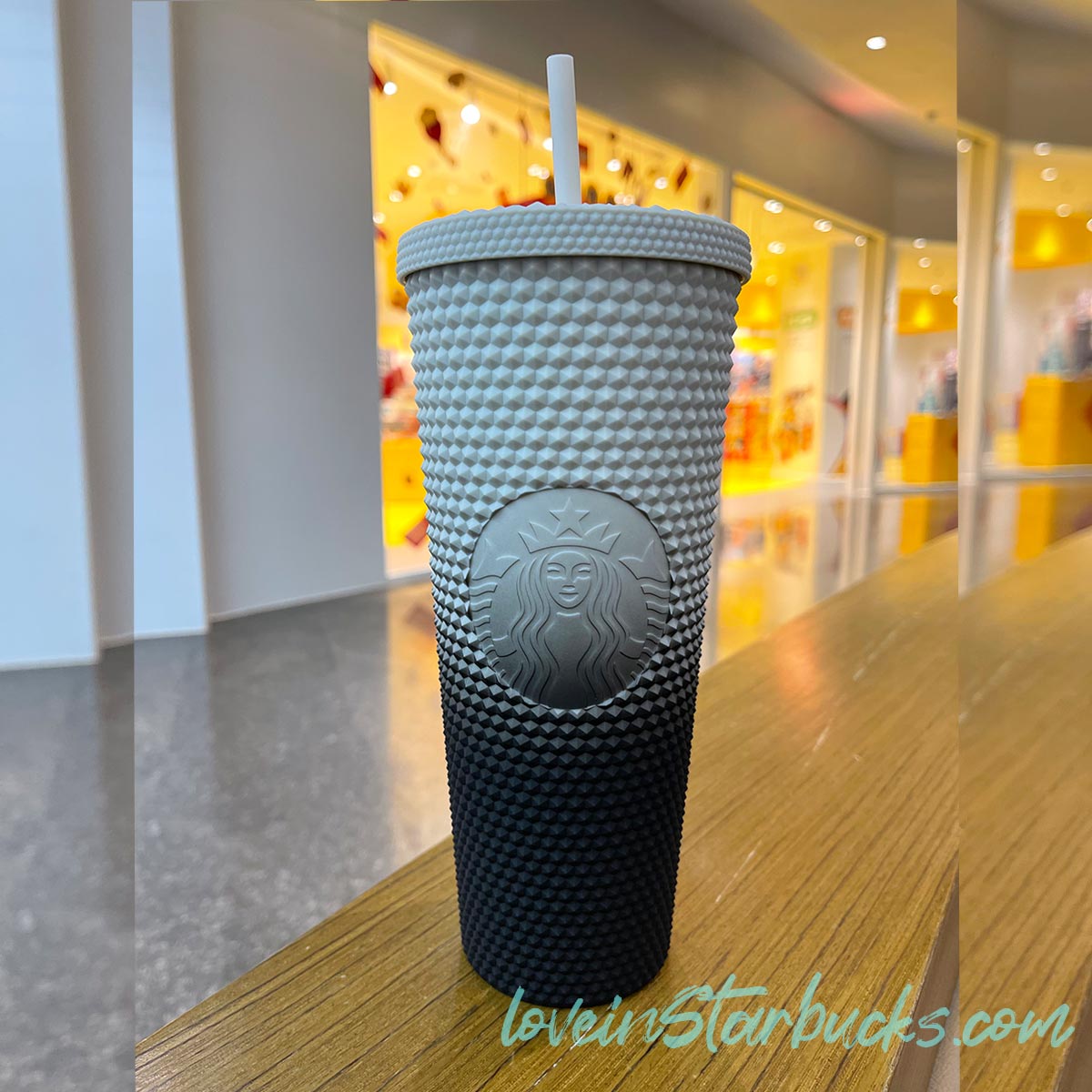 Starbucks Taiwan ombrÃ© matte five colour studded 24oz Starbucks loveinstarbucks