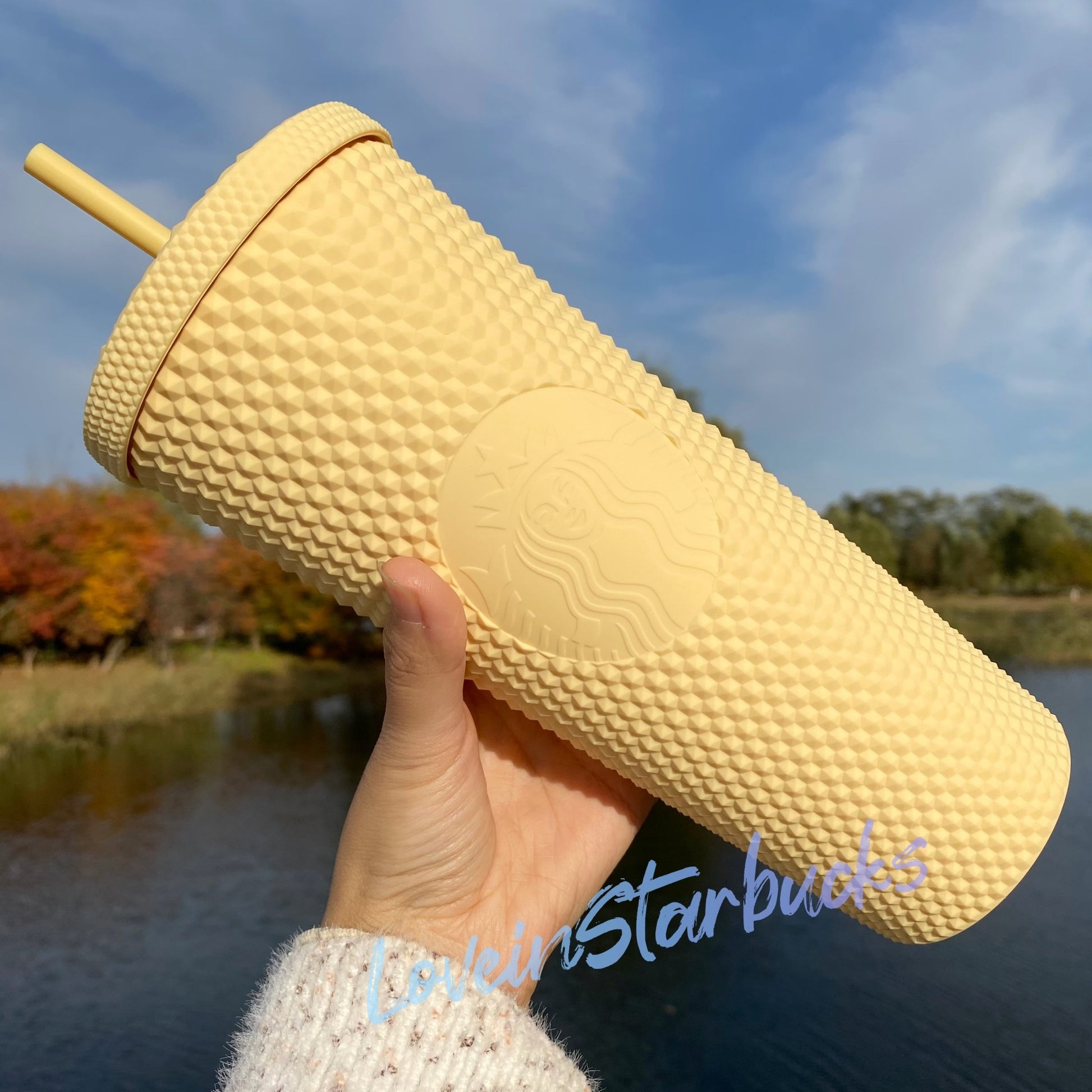 Starbucks 2021 China Butter Yellow Matte Studded 24oz Cup straw cold cup Starbucks loveinstarbucks