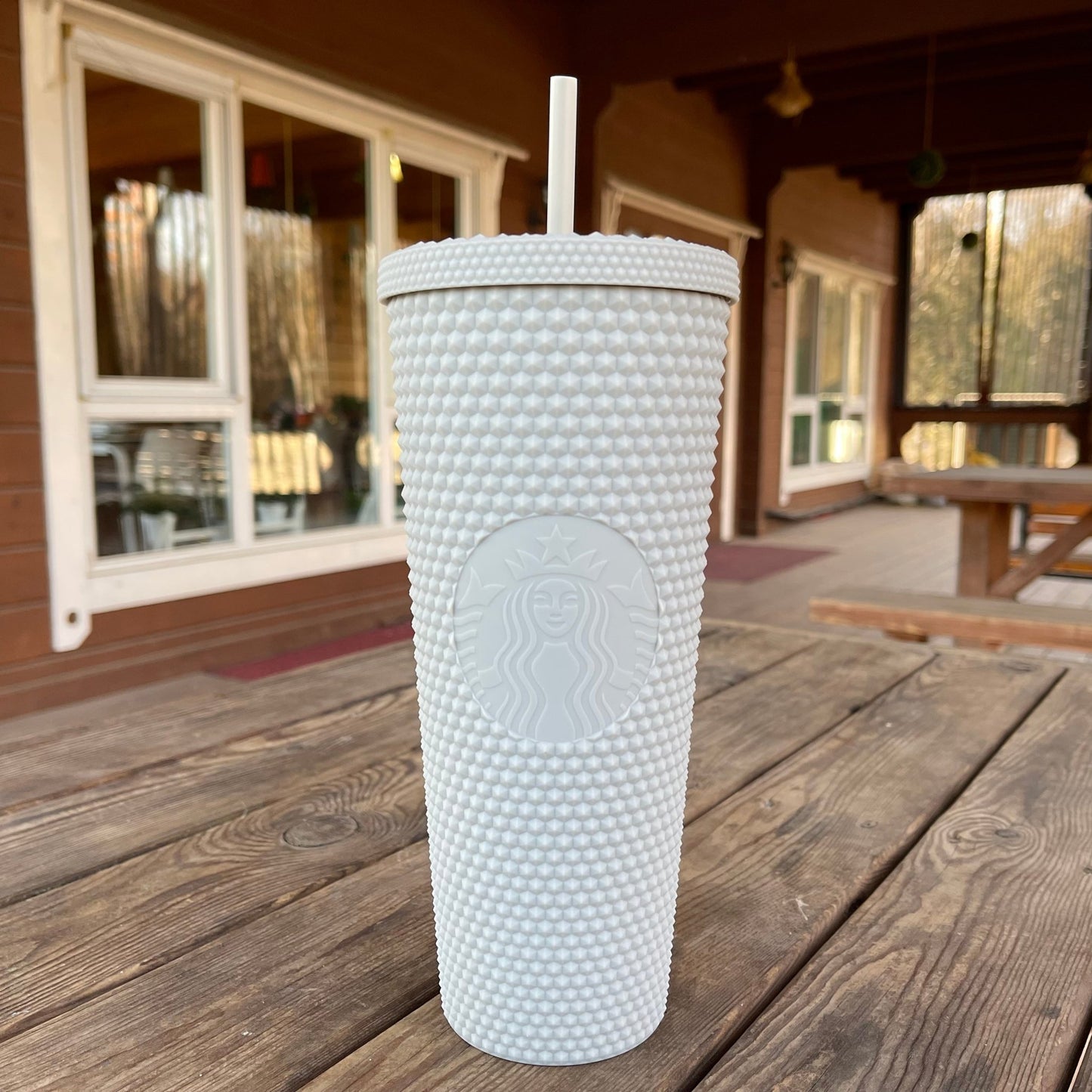 Starbucks Taiwan matte baby pink baby blue grey green yellow 24oz studded straw cup Starbucks loveinstarbucks